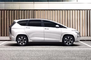 Hyundai Stargazer 2025 tampak samping