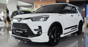 toyota raize 2025 tampak samping